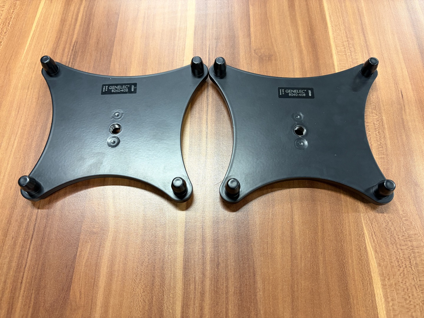 Genelec 8040B Stand Plate Iso-Pod (Genelec Z8040-408) pair | 60